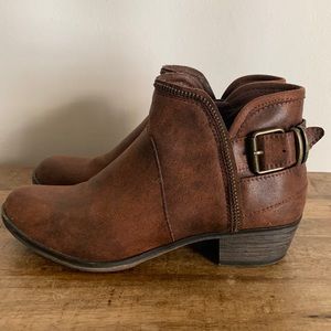 Khols American Rag ankle booties